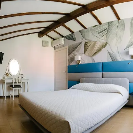 Spina 4* Como
