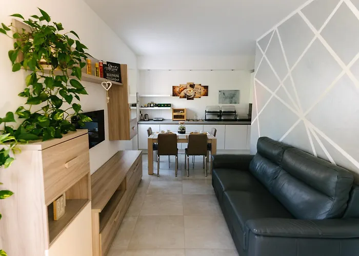 Spina 4* Como