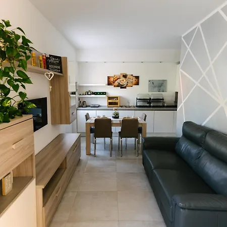 Spina 4* Como